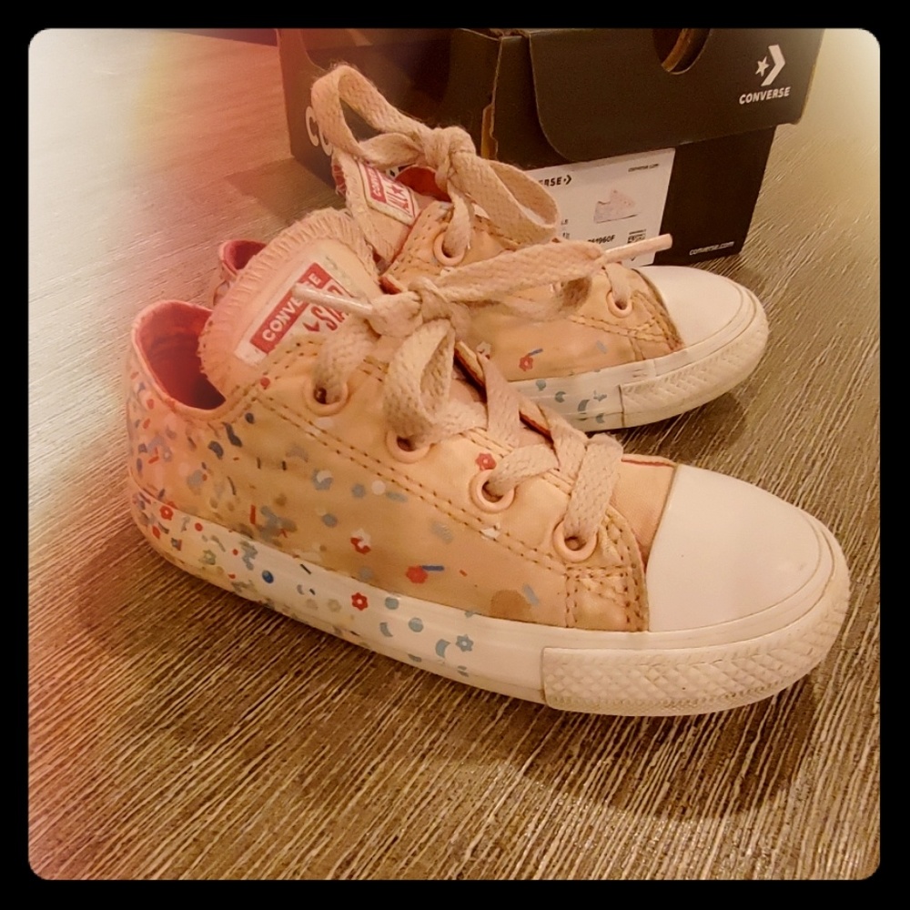 Toddler converse shoes 9 pink